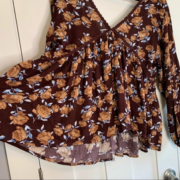Umgee Brown Floral V cut Flowy Blouse Size Small - Picture 5 of 12